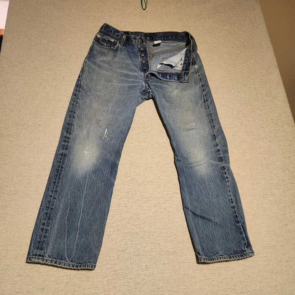 Levi's 501 Jeans Mens 35x32 Light Wash Blue Vintage Button Fly Straight Leg
